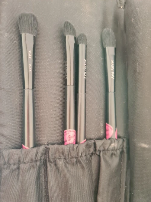 Set de pinceaux maquillage bon etat, nettoyant gratuit