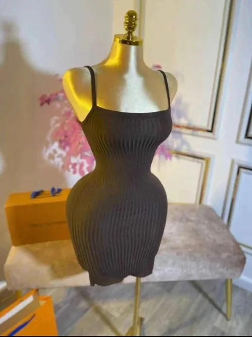 Fonde de robe (quantité / jemla)