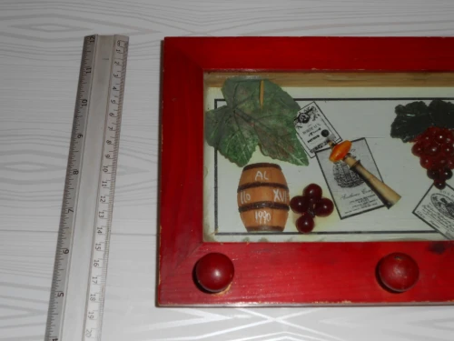 DEUX CADRES AVEC MINIATURE VINTAGE