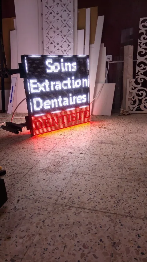 PANNEAUX LED POUR MÉDECINS. LABORATOIRES  ET PHARMACIE
