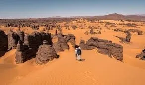 séjours sud Algérie Djanet (Tadraret rouge)