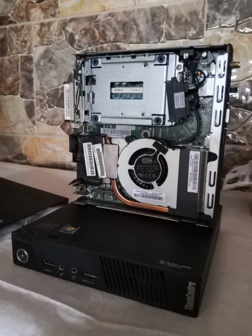Pc lenovo ThinkCentre mini m73 cpu G3220T de 4 ème génération