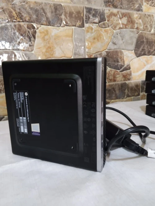 HP EliteDesk 705 G4 Mini PC   Ryzen 5 2400G | 8Go RAM | SSD 256Go nvme