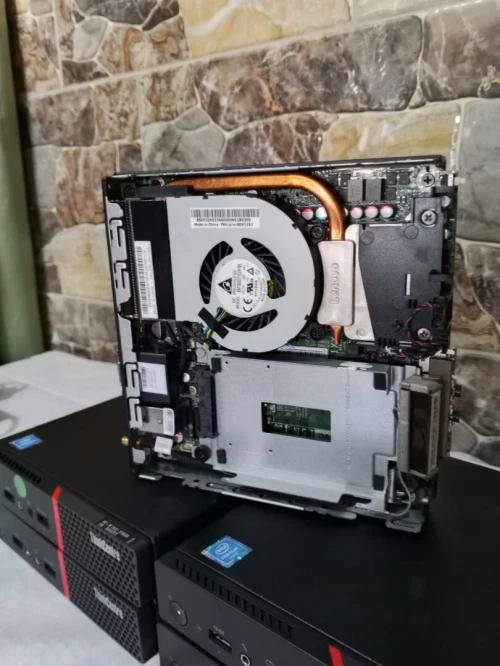 mini lenovo ThinkCentre M700 Cpu G4400T 6 eme génération
