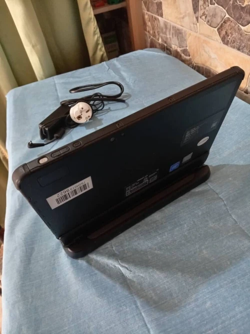laptop fuijtsu lifebook Q5010 detachable tactile