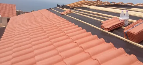 Travaux de tuile et charpente
