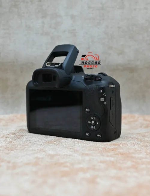 CANON EOS R100 + RF-S 18-45mm F4.5-6.3 IS STM