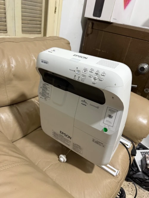 EPSON EB-685W