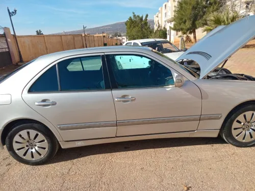 Mercedes Classe E 1999 4 phare