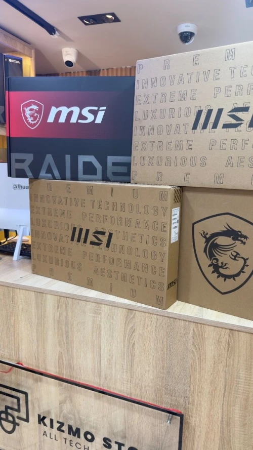 MSI Raider 16 HX Al 16" Intel Ultra 9-275HX RTX 5090 64GB 2TB Win11H