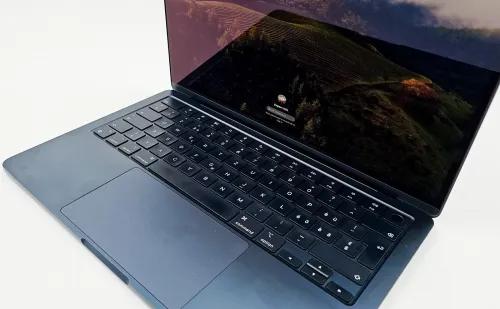 LAPTOP MACBOOK AIR 2022 13.6" M2 2022 RAM 16G DDR5 256 SSD NVME 159 CYCLES
