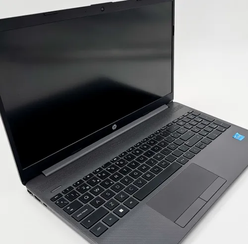 LAPTOP HP 250 G9 I3 1215U 15" RAM 8G DDR4 256 SSD NVME