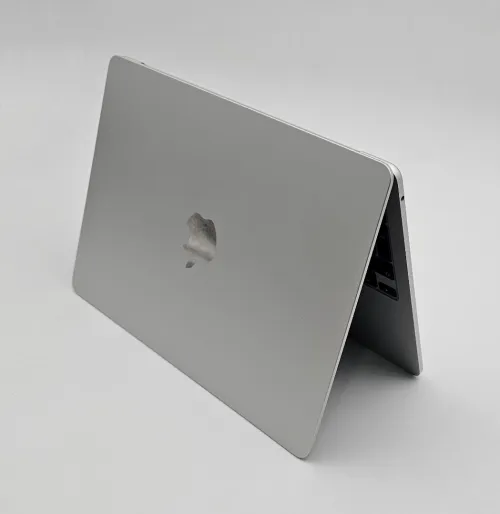 LAPTOP MACBOOK AIR 2022 13.6" M2 2022 RAM 8G DDR5 256 SSD NVME