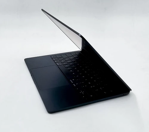 LAPTOP MACBOOK AIR 2024 13.6" M3 2024 RAM 8G DDR5 256 SSD NVME