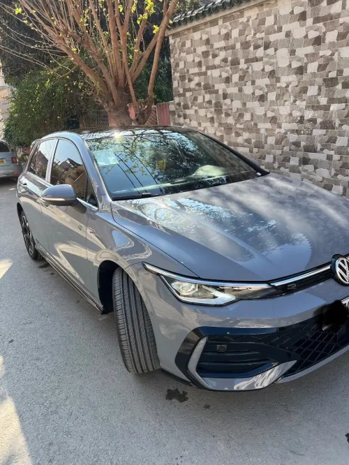 Volkswagen Golf 8 2025 R-Line