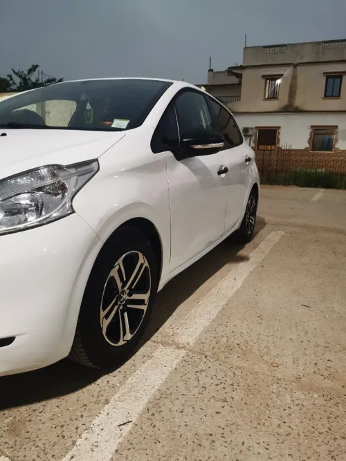 Peugeot 208 2015 Active