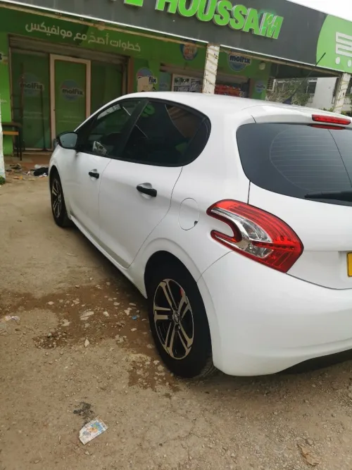 Peugeot 208 2015 Active