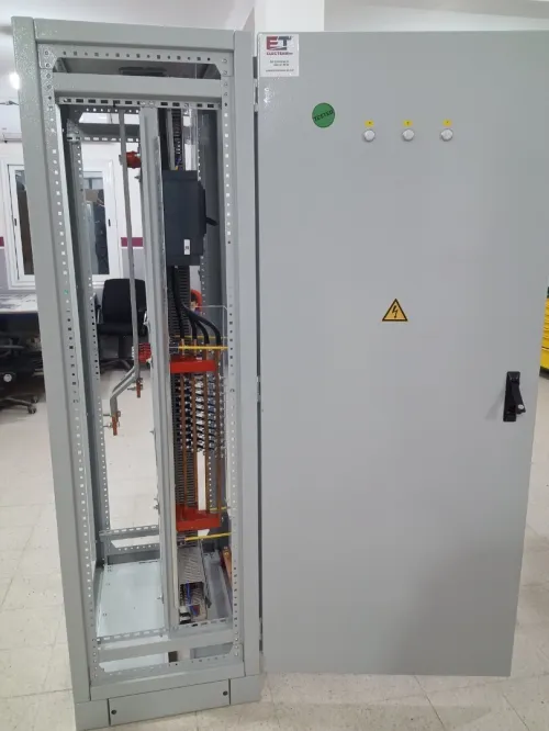 Installation électricité industriel et bâtiment les armoires travail professionnel bienvenue