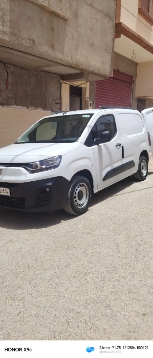 Fiat Doblo 2024 2 places