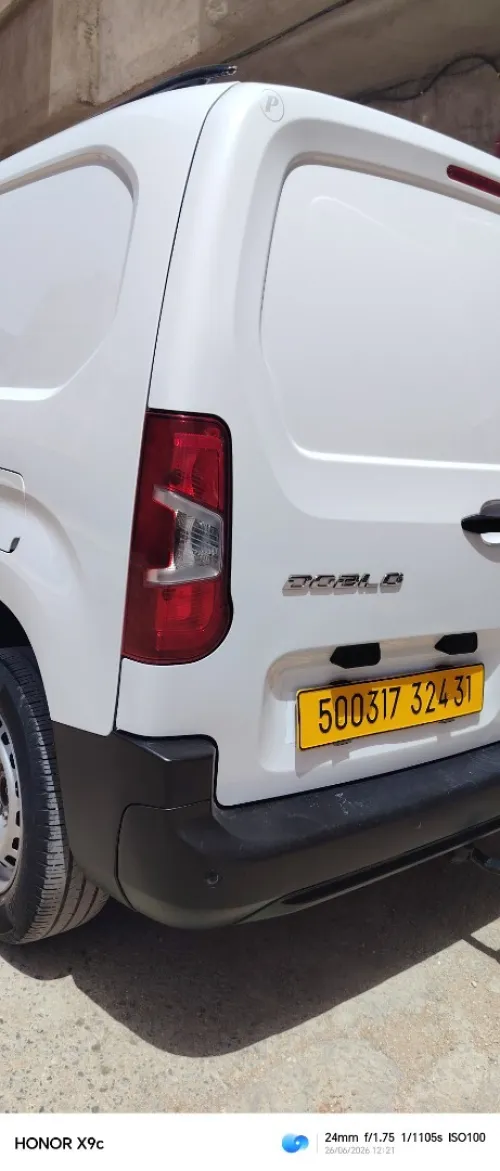 Fiat Doblo 2024 2 places