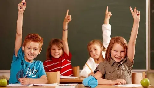 لاطفال تعلم اللغات والورشات التعليمية Summer Camp