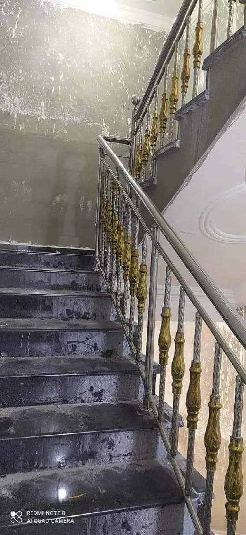  Rampe d'escalier en inox et garde corpe en verre trempé et cabine de douche en verre trempé 