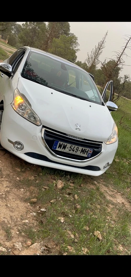 Peugeot 208 2015 Allure