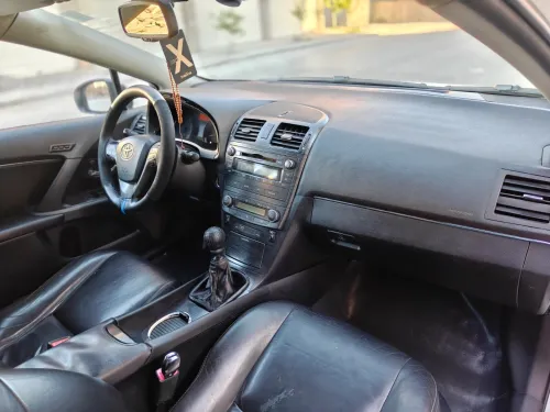 Toyota Avensis 2011 Premium