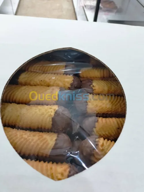 Petits Fours بتي فور