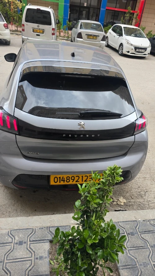 Peugeot 208 2023 Allure Pack