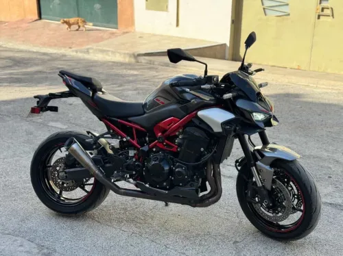 Kawazaki Z900 2025