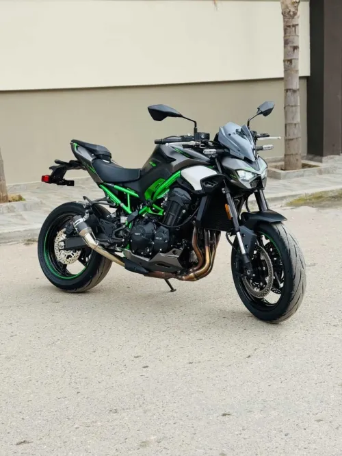 Kawazaki Z900 2025