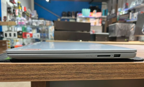 Lenovo IdeaPad 1 15UL7 Économique & Fiable