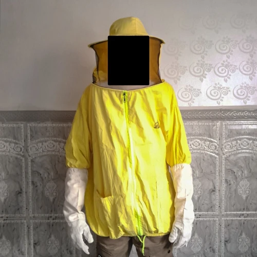 Tenue d'apiculteur - لباس النحال