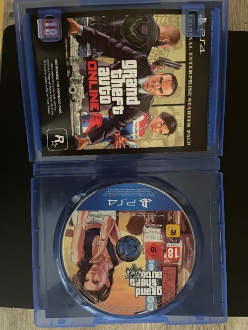 PlayStation 4 Slim 1TB Non flashée avec GTA 5