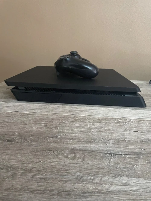 PlayStation 4 Slim 1TB Non flashée avec GTA 5