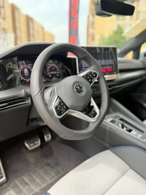 Volkswagen Golf 8 2025 R