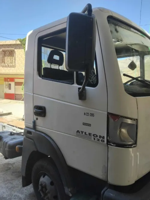 Nissan Atleon 120 2004