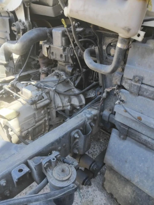 Nissan Atleon 120 2004