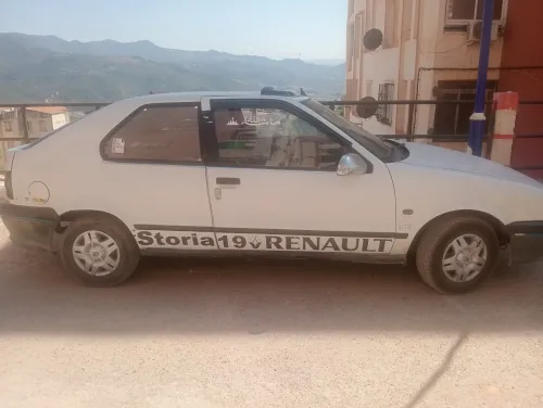 Renault 19 1995 Storia