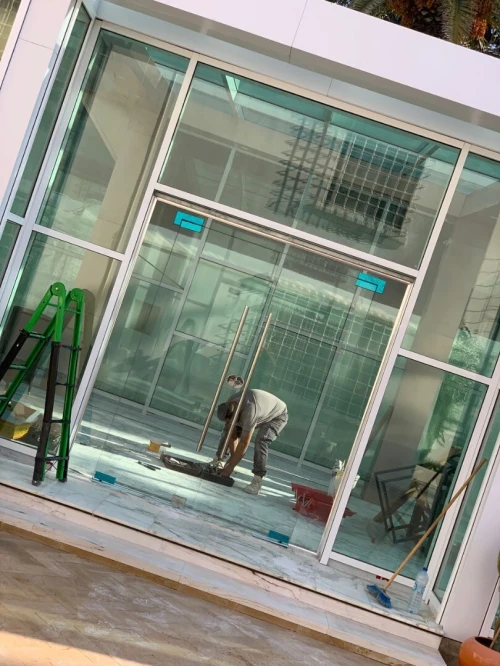 Vitrine en verre trempé 