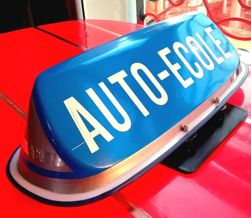 Panneau de toit auto-école