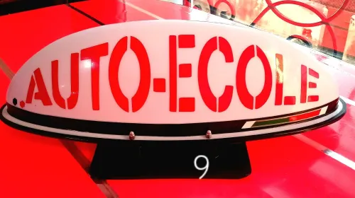 Panneau de toit auto-école