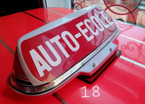 Panneau de toit auto-école
