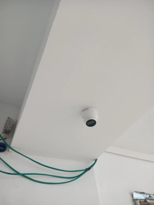 Installation camera surveillance