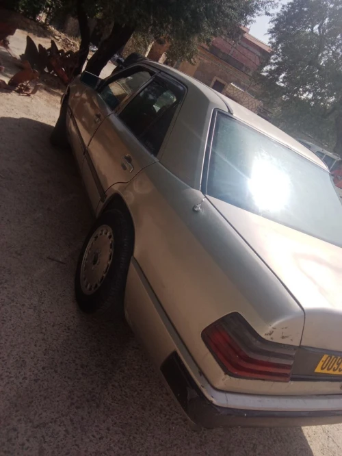 Mercedes E250 1986 E250