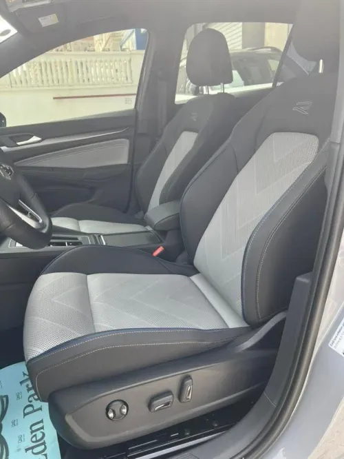 Volkswagen Golf 2025 Rline