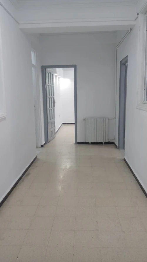 Location Appartement Niveau de villa F4 Alger Hydra