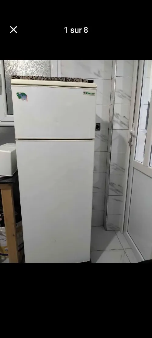 ثلاجة مستعملة من نوع FRIGOR تعمل 10/10 .