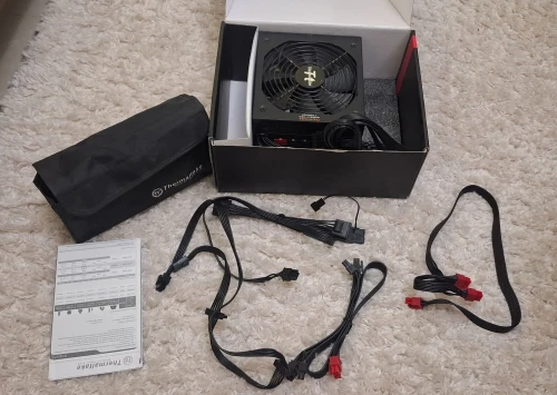 I7 6700k/ gtx geforce gigabyte 960 / Z170 pro gaming carbon /thermaltake 530W/RAM DDR4 8GB 2400MHZ